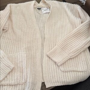 American Eagle Outfitters cream Knit Cardigan size small NWT